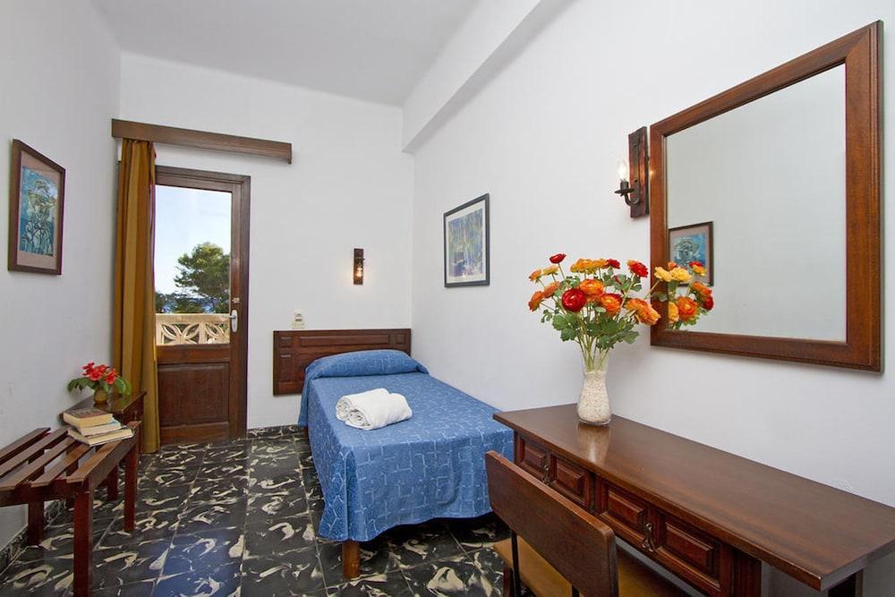 Boutique Hotel Oriola Cala de Sant Vicenc Exteriör bild