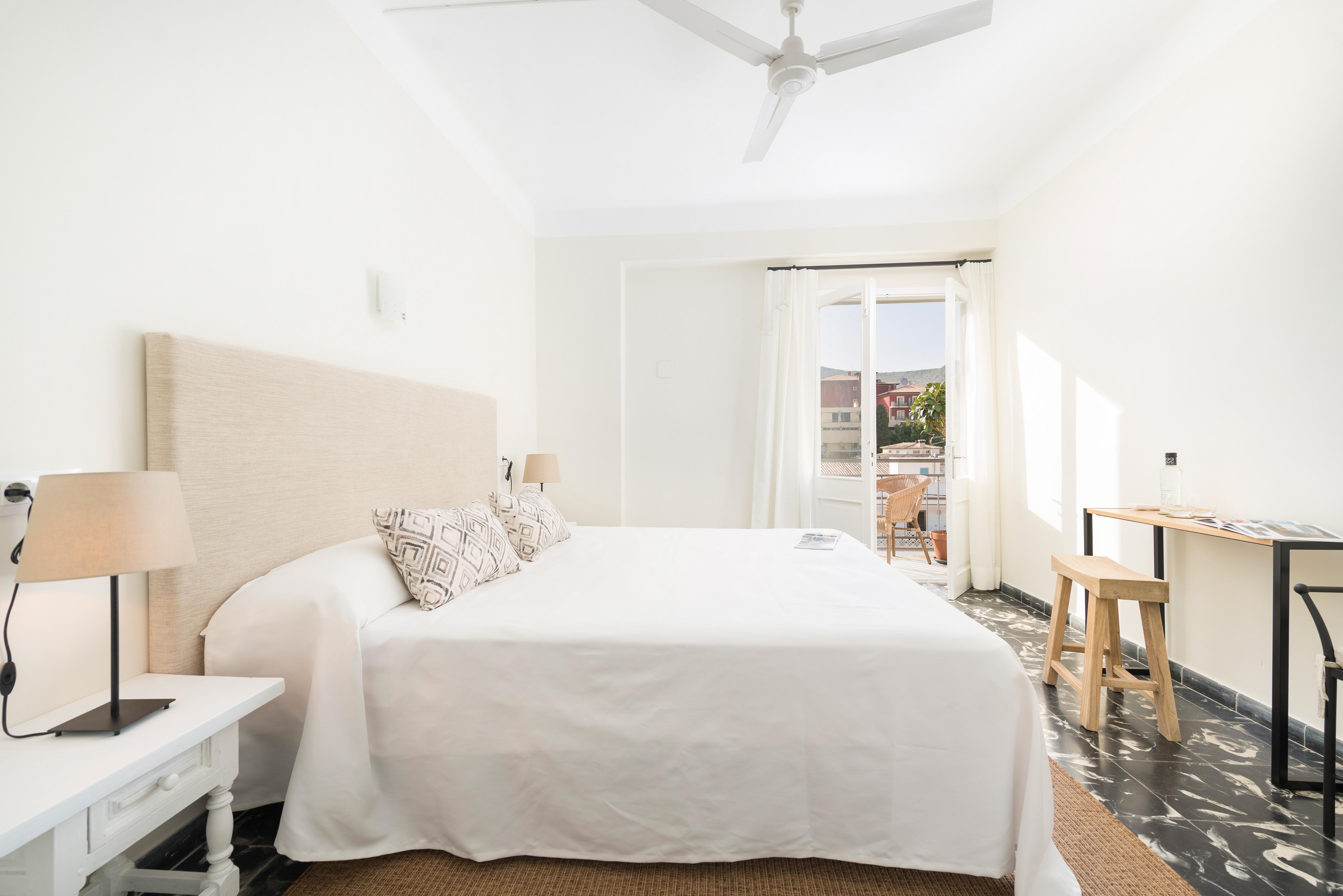 Boutique Hotel Oriola Cala de Sant Vicenc Exteriör bild