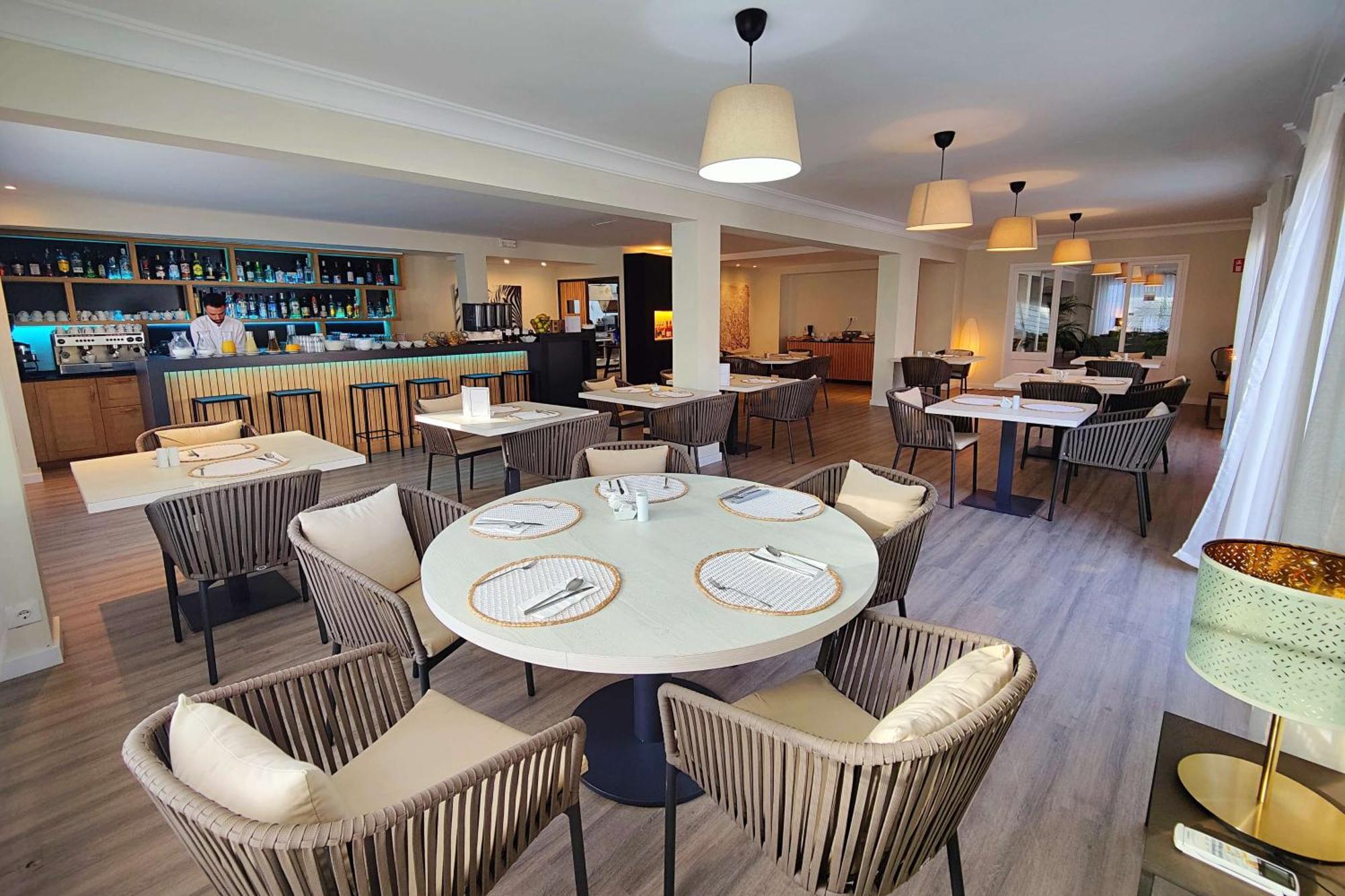 Boutique Hotel Oriola Cala de Sant Vicenc Exteriör bild