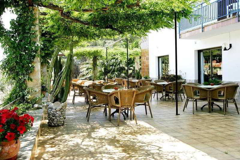 Boutique Hotel Oriola Cala de Sant Vicenc Exteriör bild