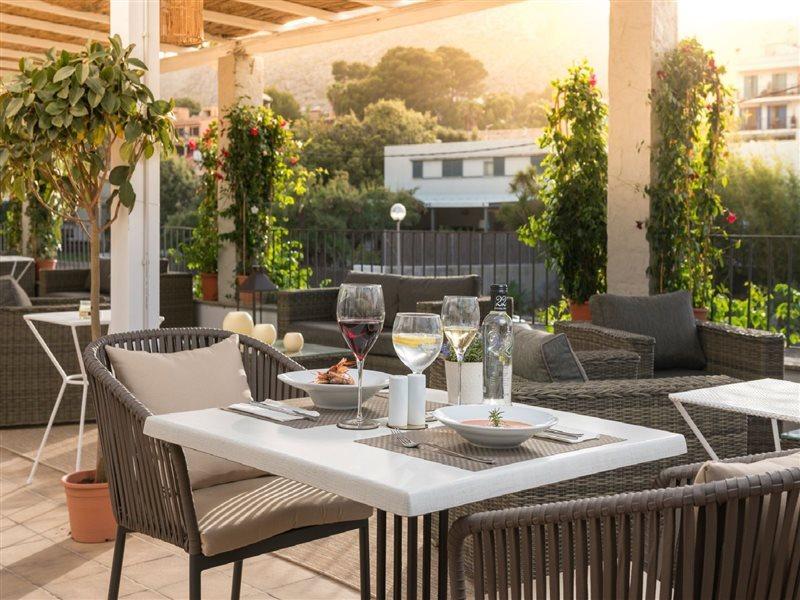 Boutique Hotel Oriola Cala de Sant Vicenc Exteriör bild